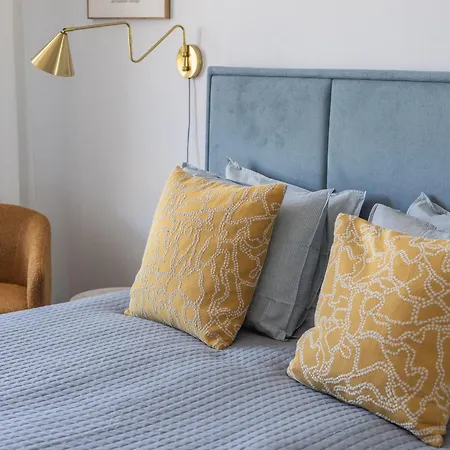 Ar3 Stylish New In With Pool, Gym And Garage