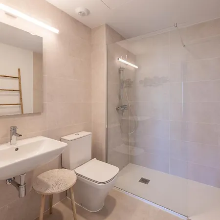 Ar3 Stylish New In With Pool, Gym And Garage דירה *