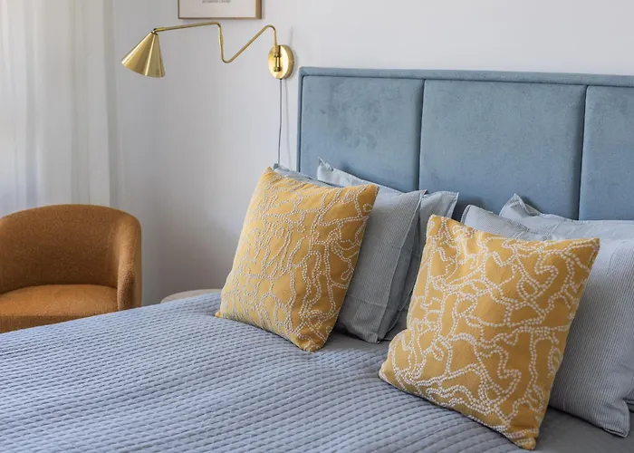 Ar3 Stylish New In With Pool, Gym And Garage